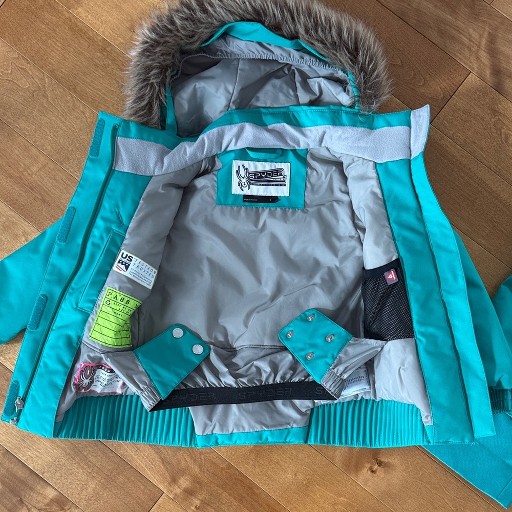 Spyder Teal and Pink Kids' Snowsuit/ ski suit with Fur Hood - Picture 9 of 9